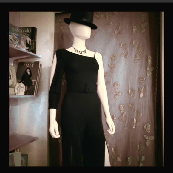 π€π₯Flawless! Gorgous Black One Shoulder & Open Leg Jumpsuit from bebe β€οΈβπ₯π€ - Picture 6 of 16